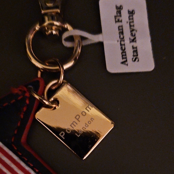 Pom Pom London American Flag Star Keychain - Picture 2 of 3